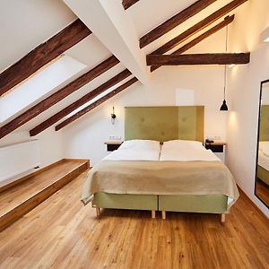 Kamer met Rolstoeltoegankelijkheid met een King Size Bed